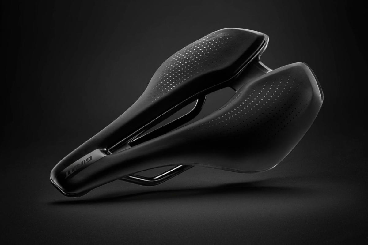 Sadul GIANT Fleet SL must 4 -