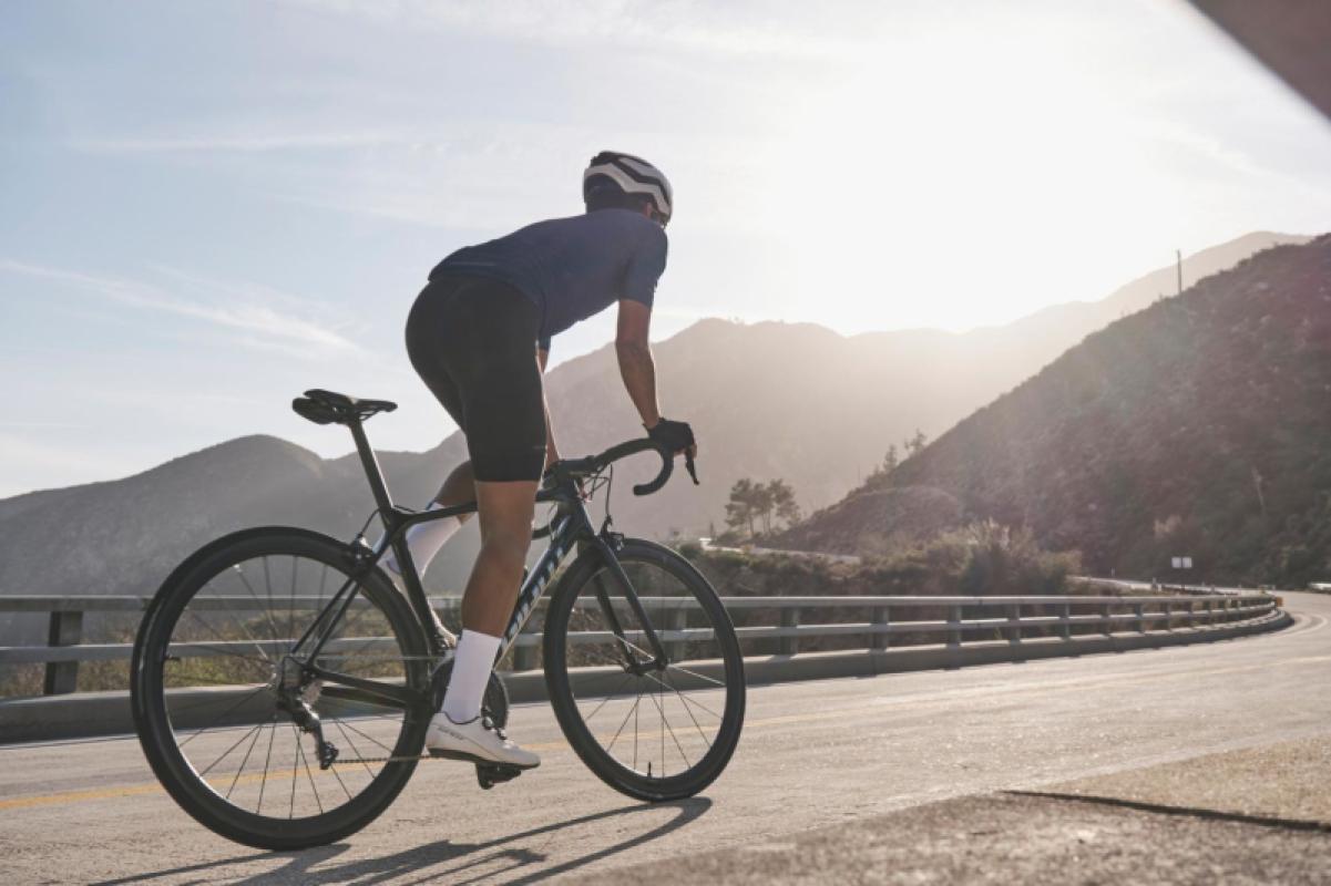 Sadul GIANT Fleet SL must 7 -