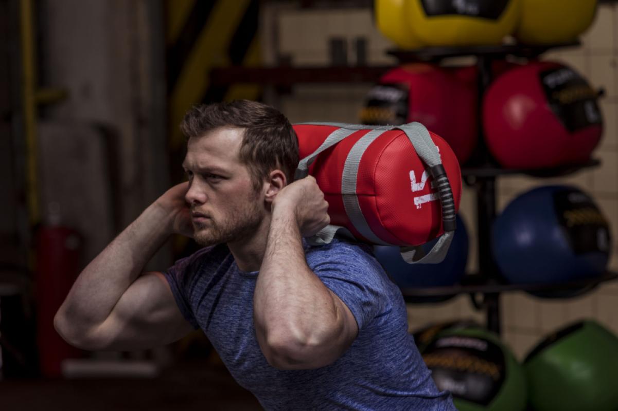 Raskuskott TUNTURI Strengthbag 15kg, punane 6 -