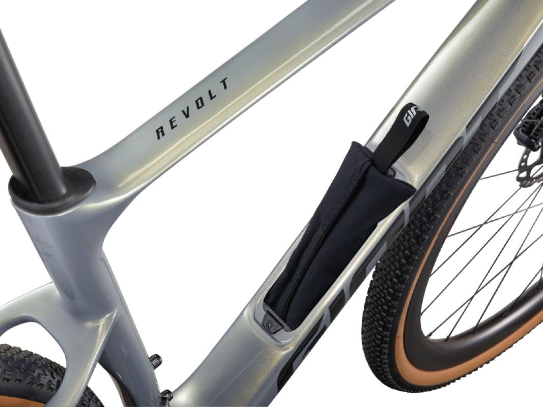 Gravel jalgratas GIANT Revolt Advanced 0 (2025) Aurora Noise (L) 4 -